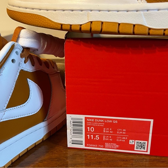 NIKE Dunk Low Reverse Dark Curry - Picture 10 of 11